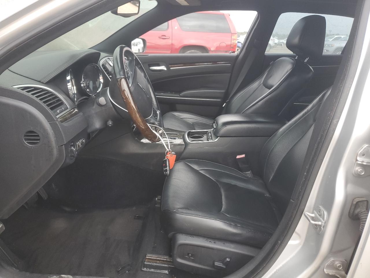 2011 Chrysler 300 - Image 7
