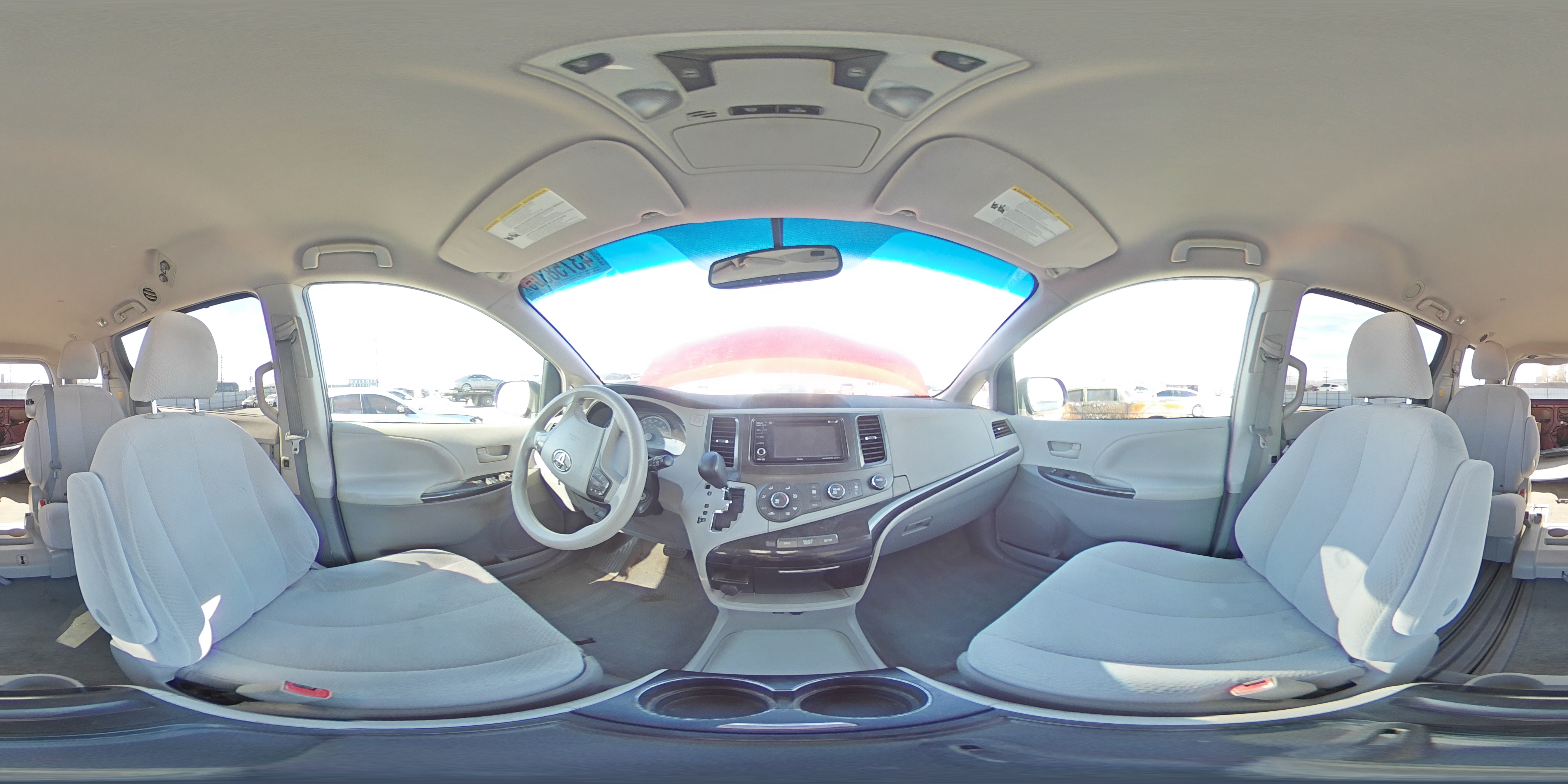 2012 Toyota Sienna - Image 14