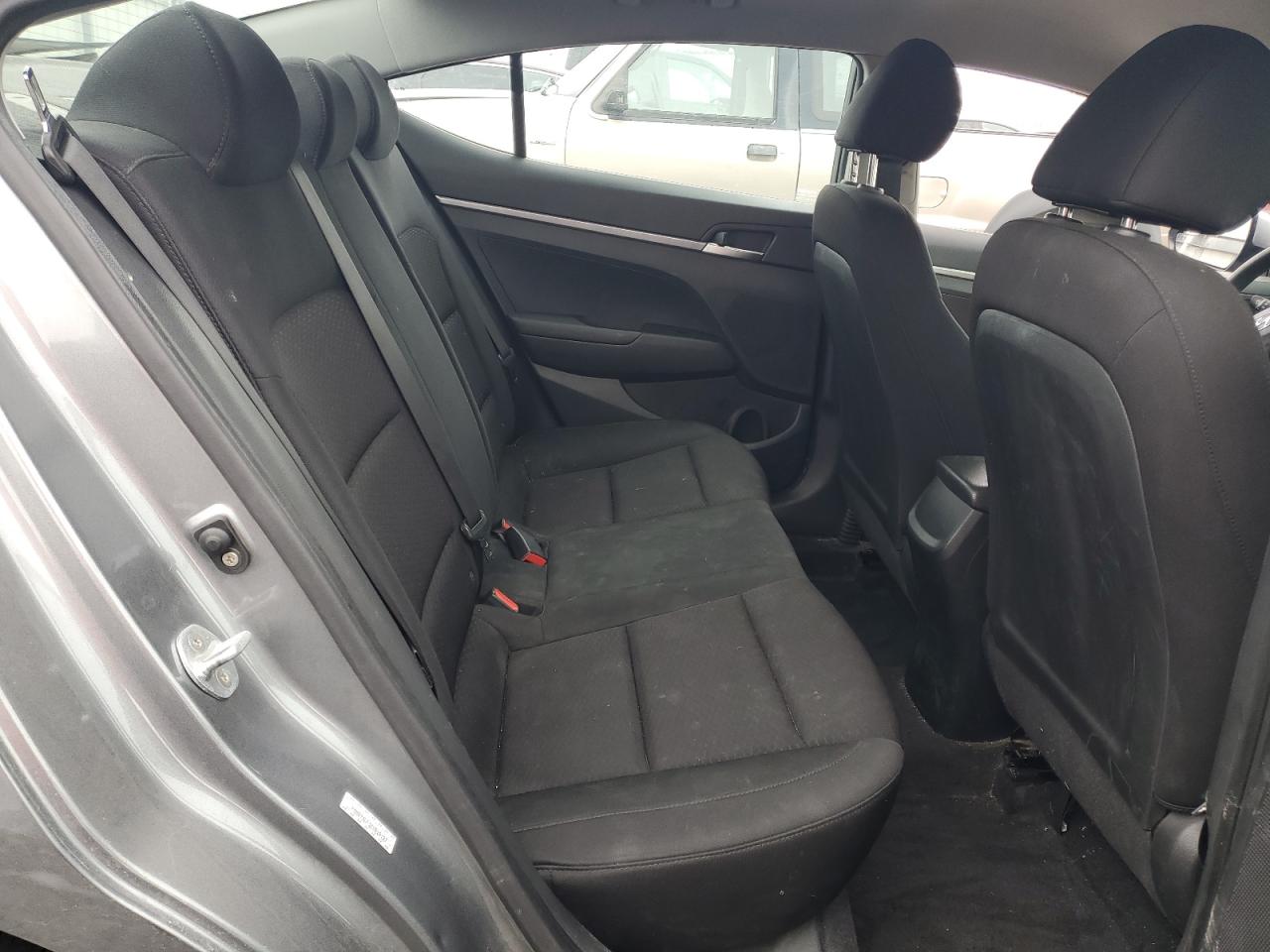 2019 Hyundai Elantra - Image 10