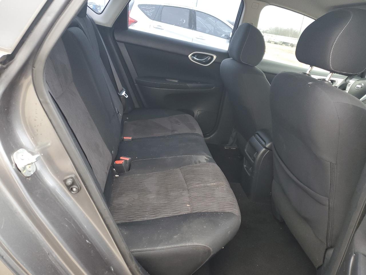 2015 Nissan Sentra - Image 10