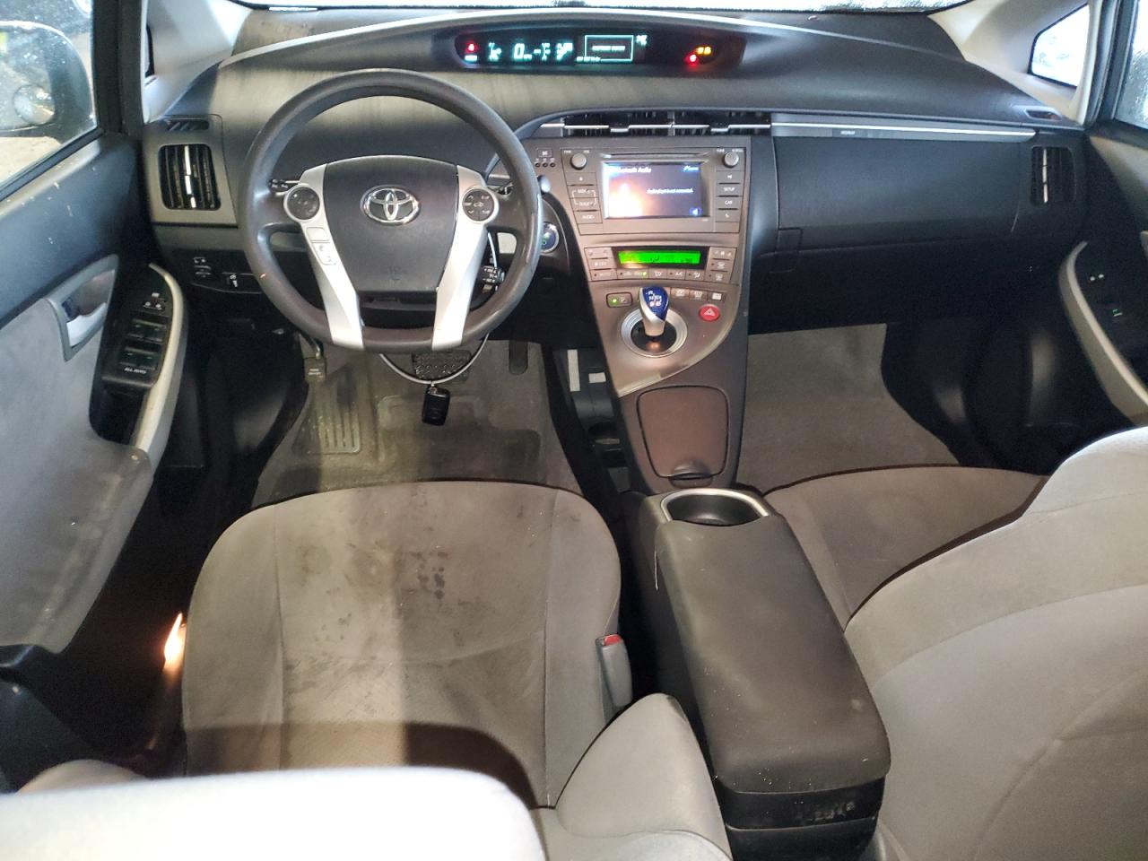 2014 Toyota Prius - Image 8