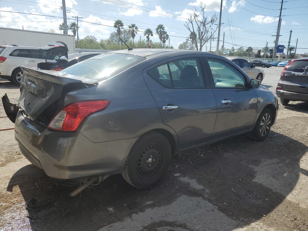 2019 Nissan Versa - Image 3