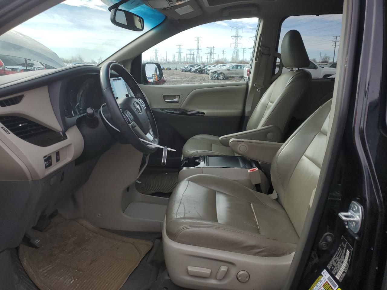 2015 Toyota Sienna - Image 7