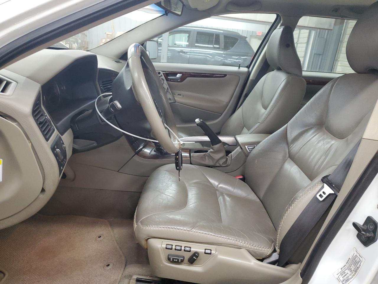 2005 Volvo XC70 - Image 7