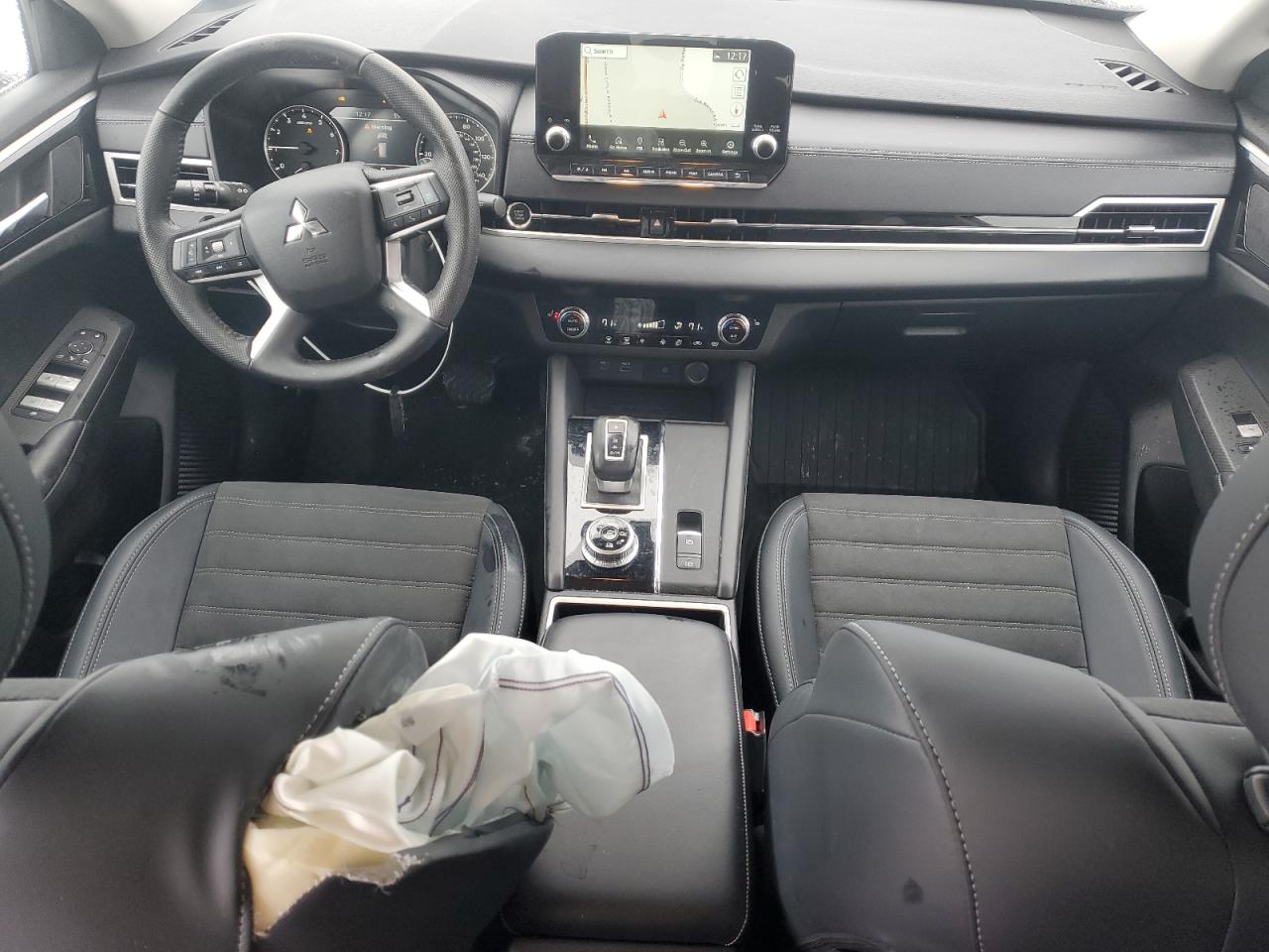 2024 Mitsubishi Outlander - Image 8