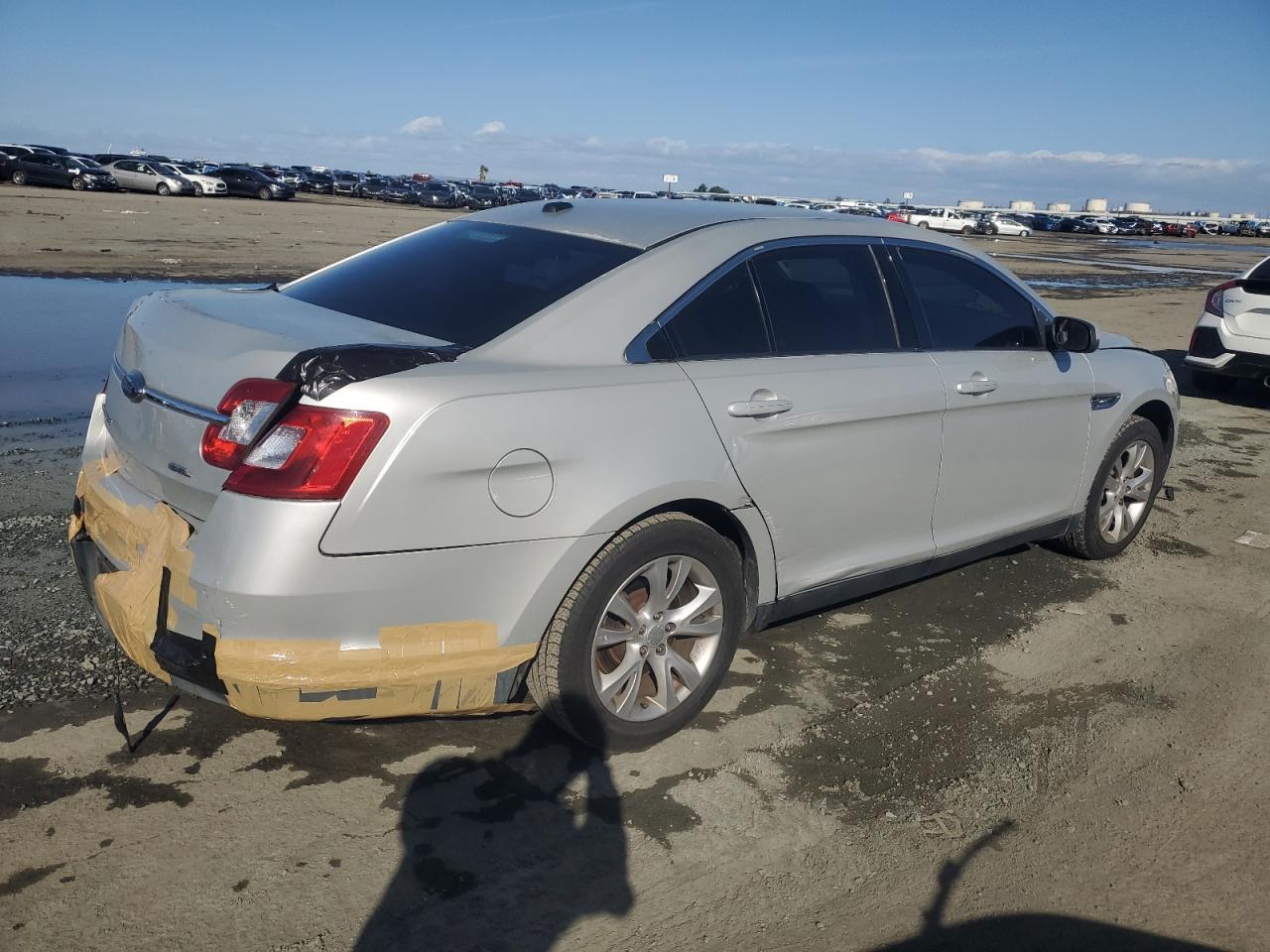 2010 Ford Taurus - Image 3