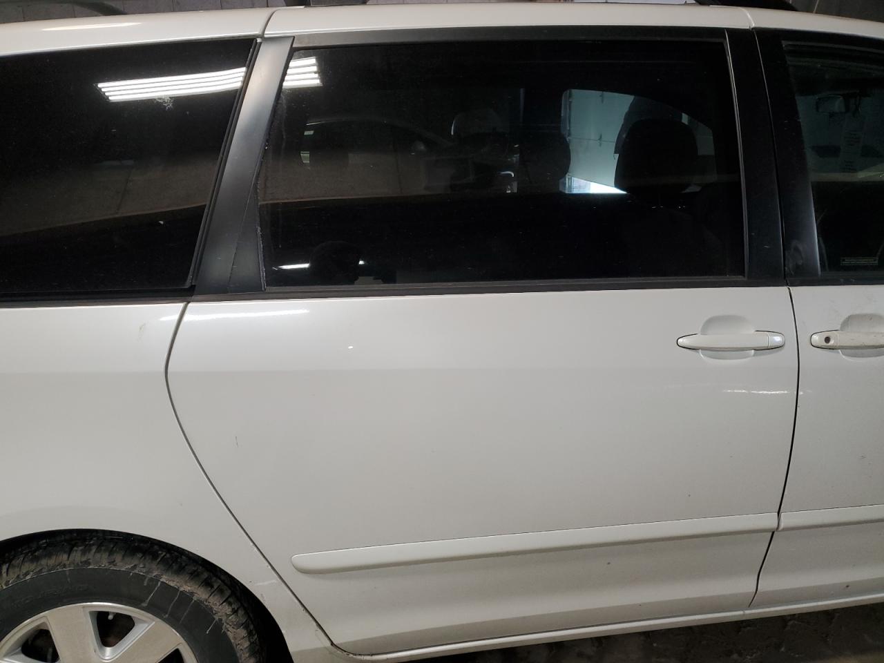 2008 Toyota Sienna - Image 10