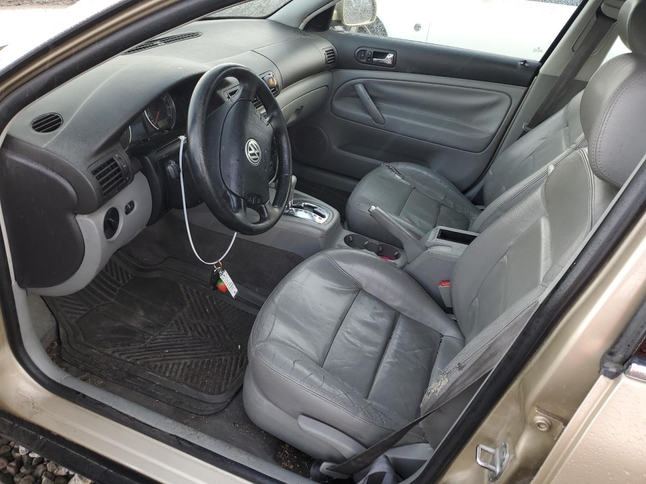 2001 Volkswagen Passat - Image 7