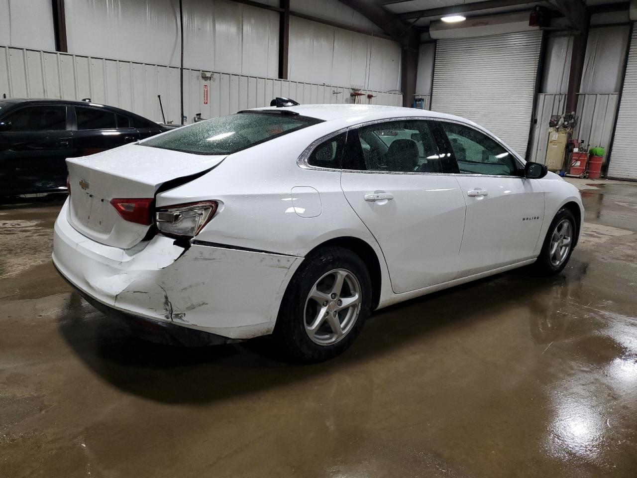 2017 Chevrolet Malibu - Image 3