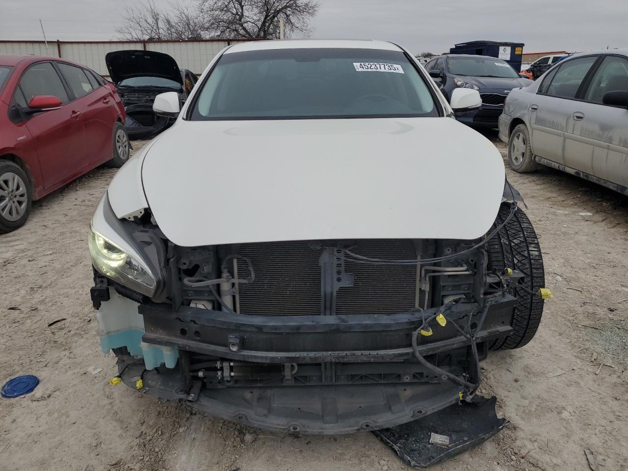 2018 Infiniti Q70 - Image 5