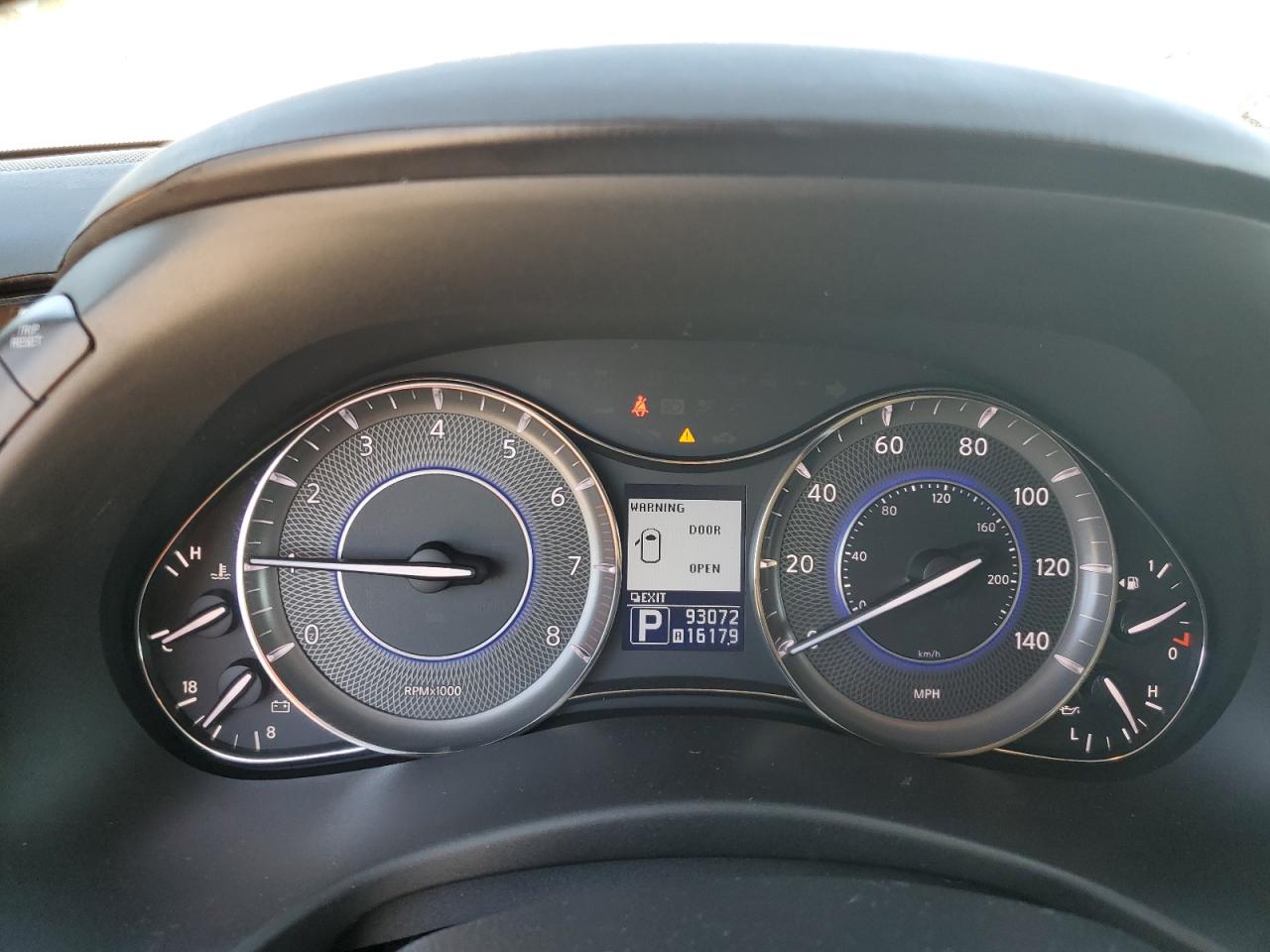 2011 Infiniti QX56 - Image 9