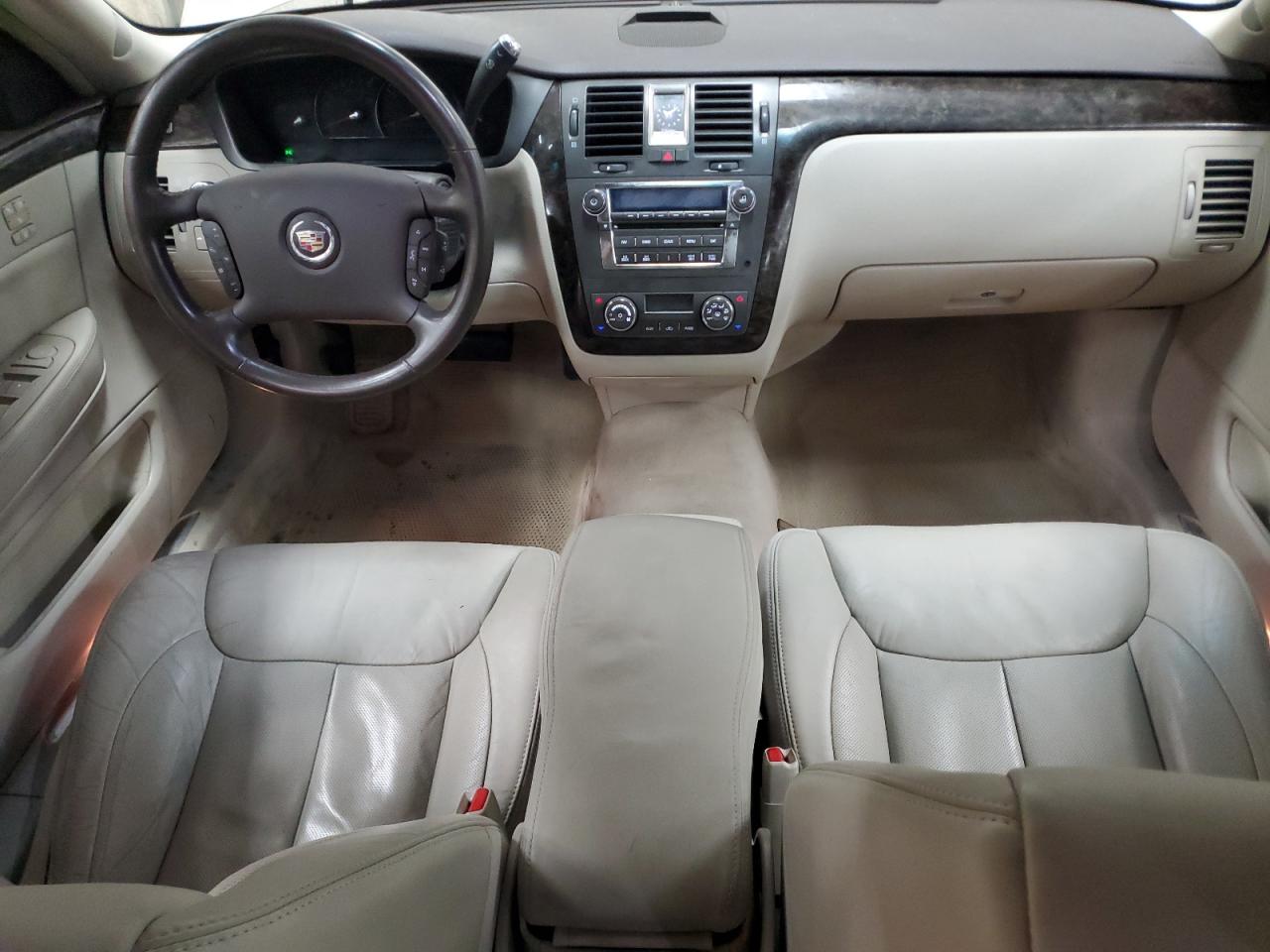 2011 Cadillac DTS - Image 8