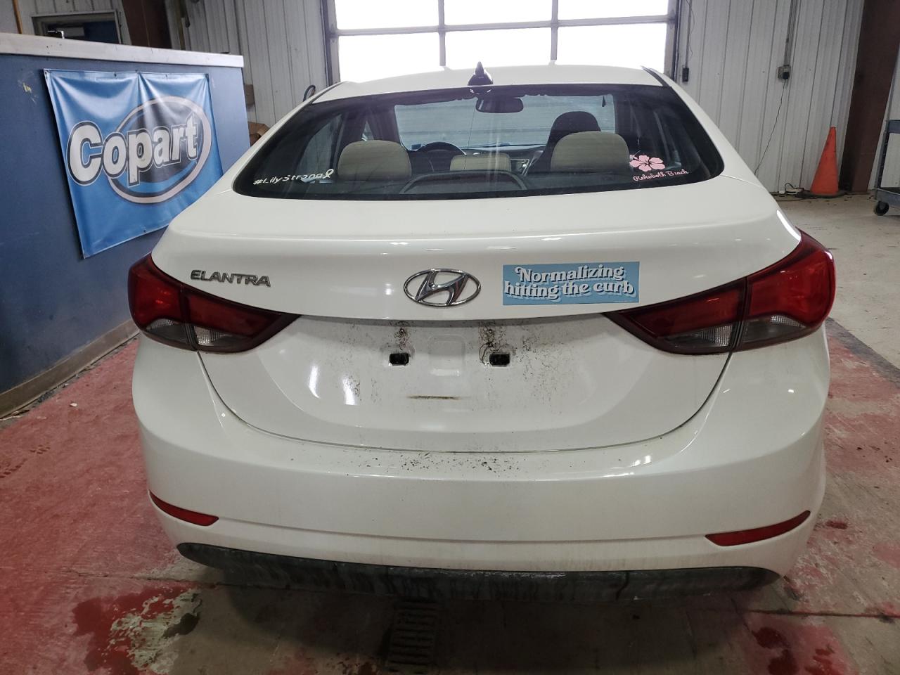 2016 Hyundai Elantra - Image 6