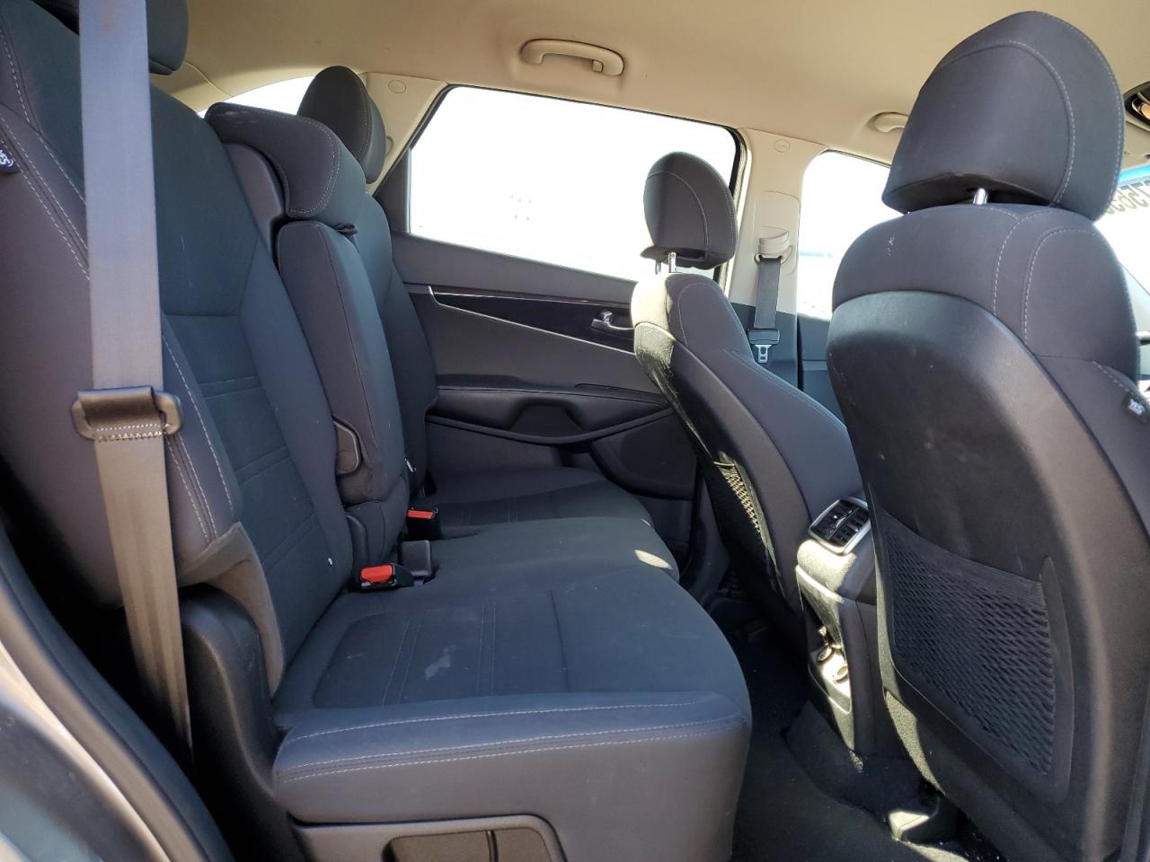 2017 Kia Sorento - Image 11