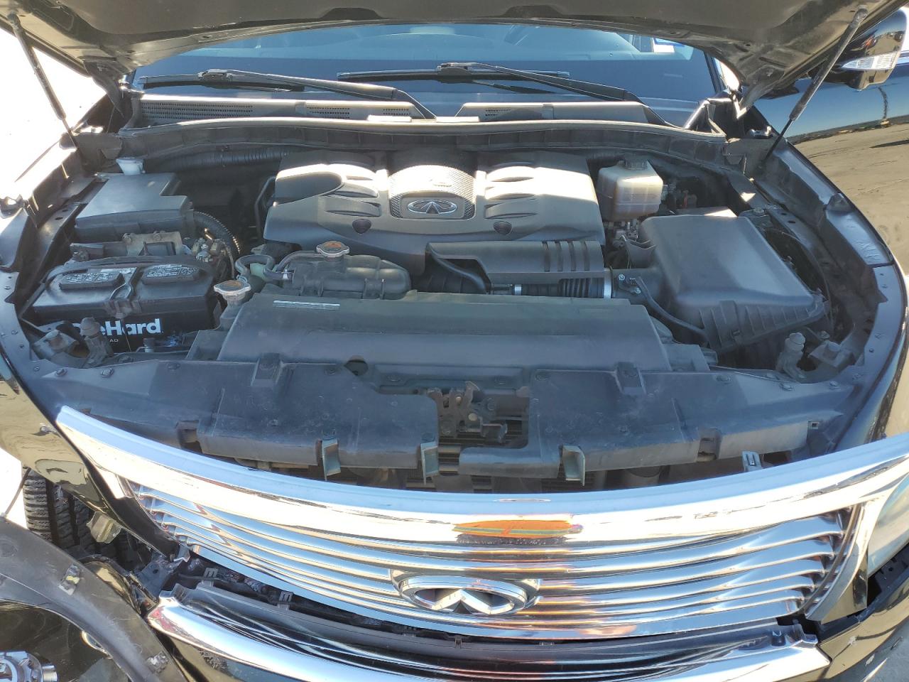 2014 Infiniti QX80 - Image 12