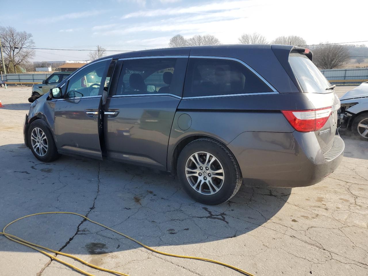 2011 Honda Odyssey - Image 2