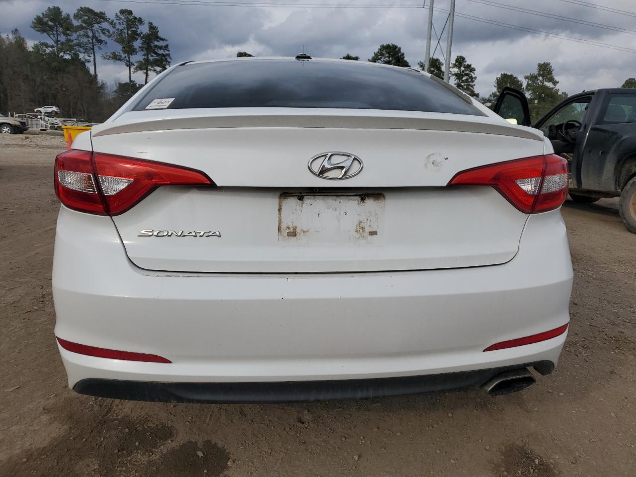 2016 Hyundai Sonata - Image 6