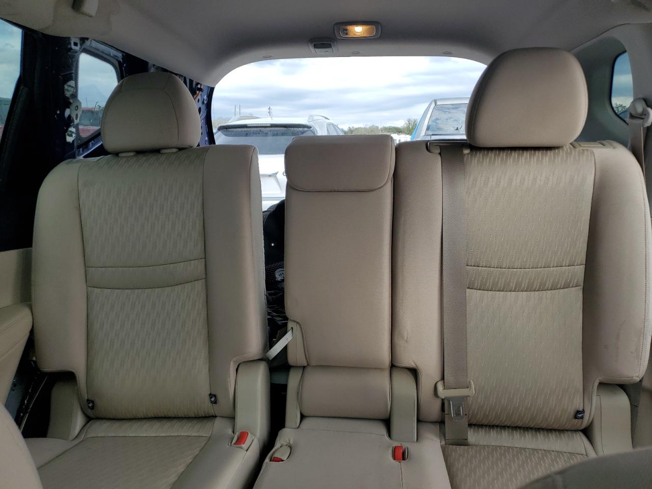 2018 Nissan Rogue - Image 10