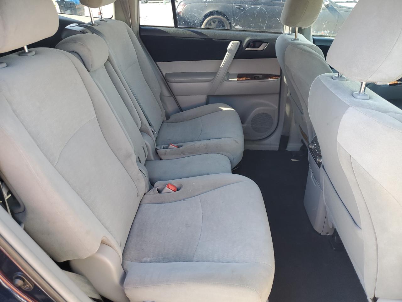 2011 Toyota Highlander - Image 11