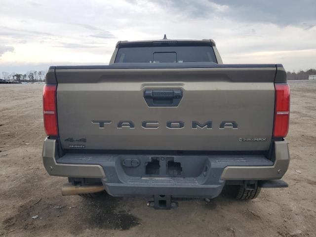 TOYOTA TACOMA 2024 Зеленый