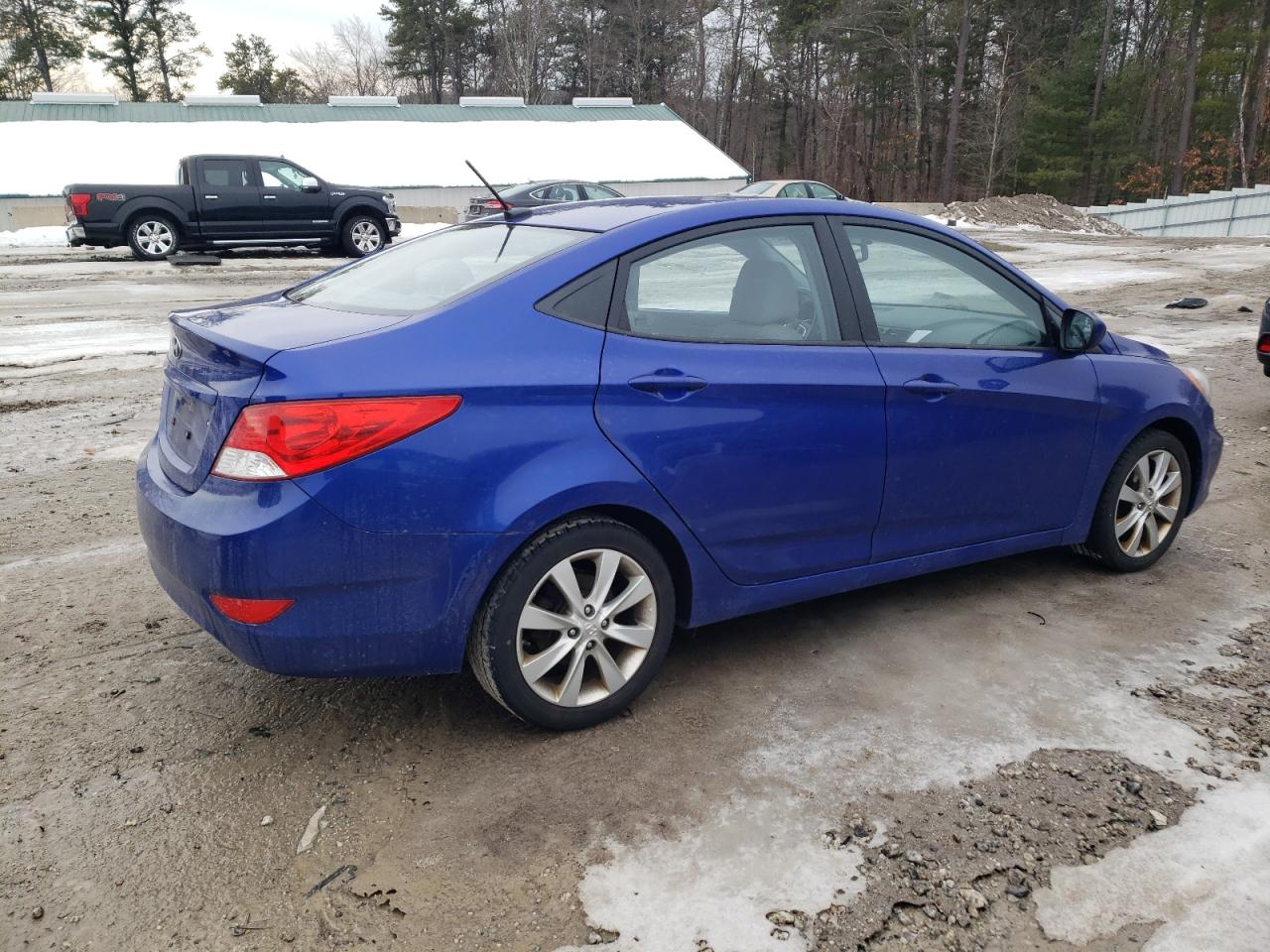 2013 Hyundai Accent - Image 3