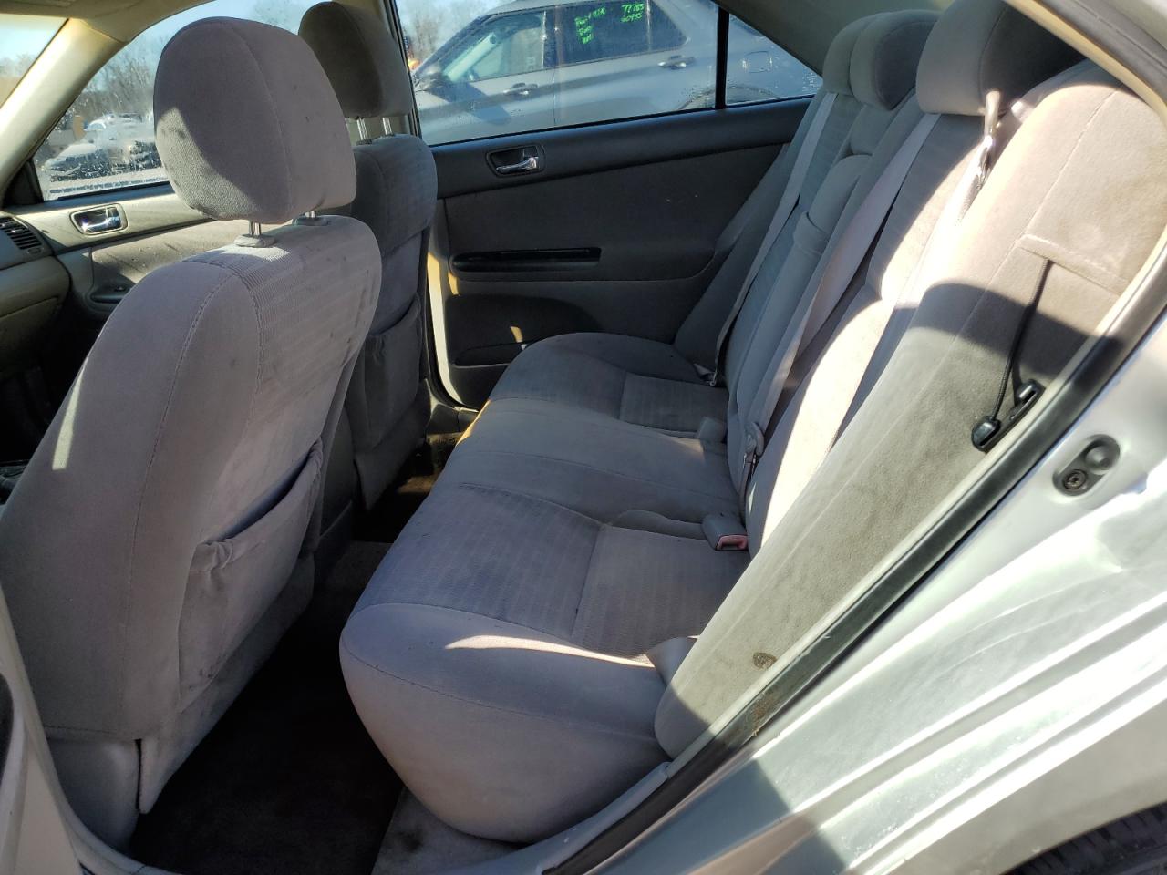 2005 Toyota Camry - Image 10
