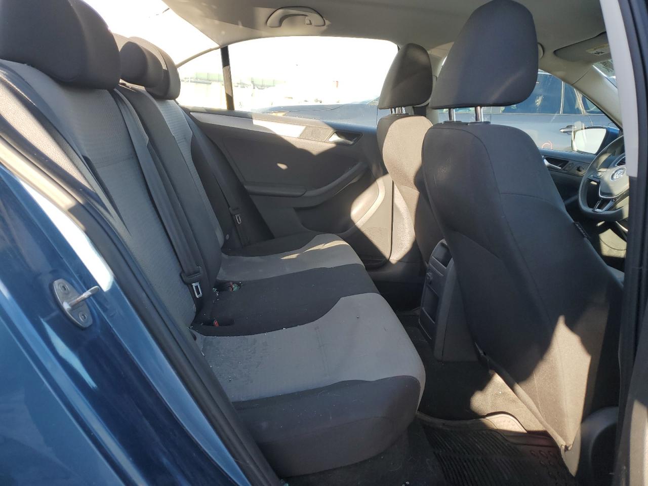 2017 Volkswagen Jetta - Image 10