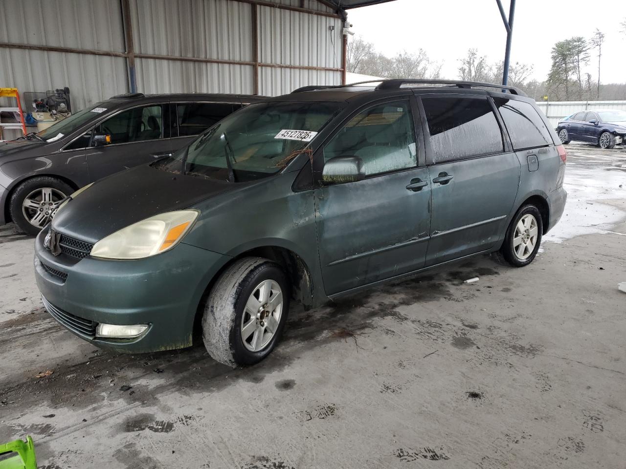 2004 Toyota Sienna - Image 1