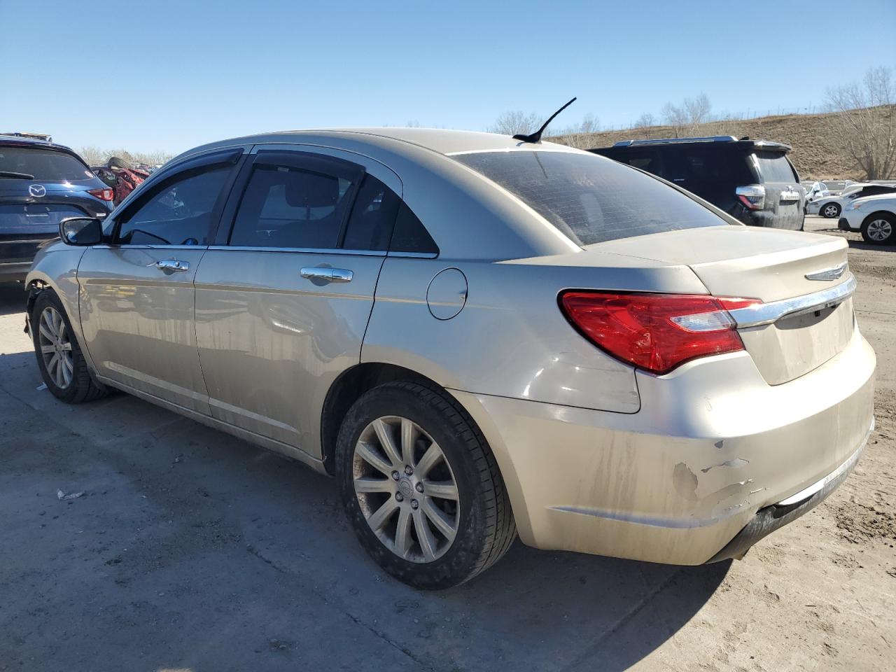 2013 Chrysler 200 - Image 2