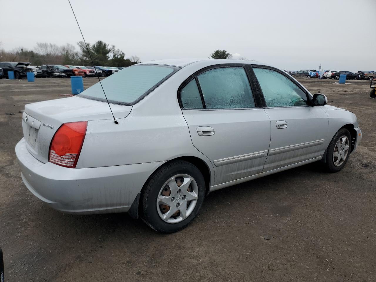 2004 Hyundai Elantra - Image 3