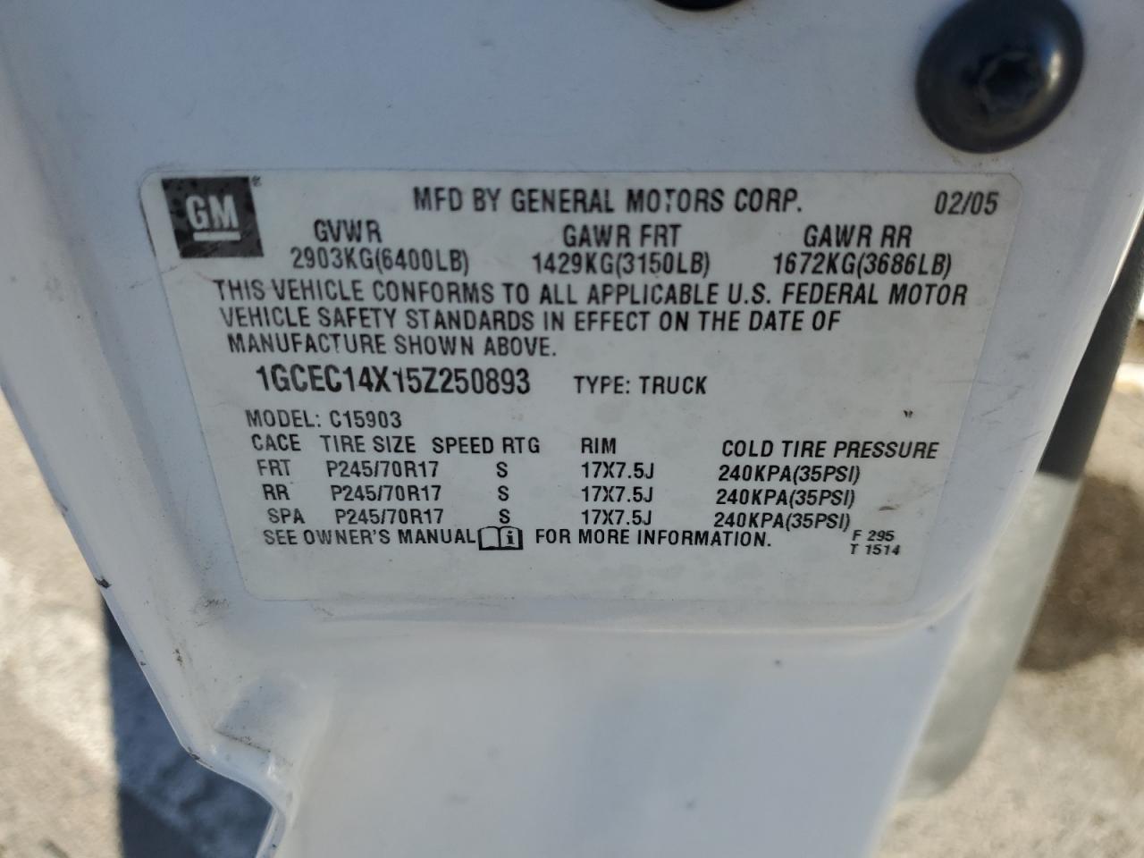2005 Chevrolet Silverado - Image 14
