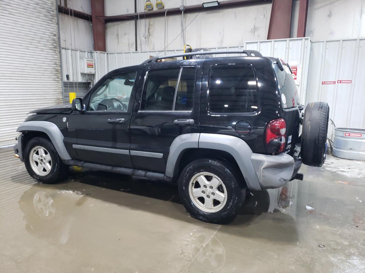 2005 Jeep Liberty (North America) - Image 2