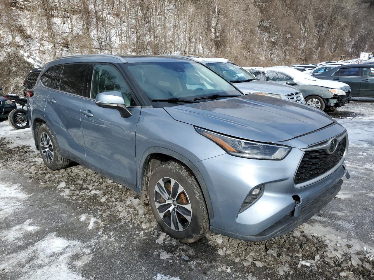 2021 Toyota Highlander - Image 4