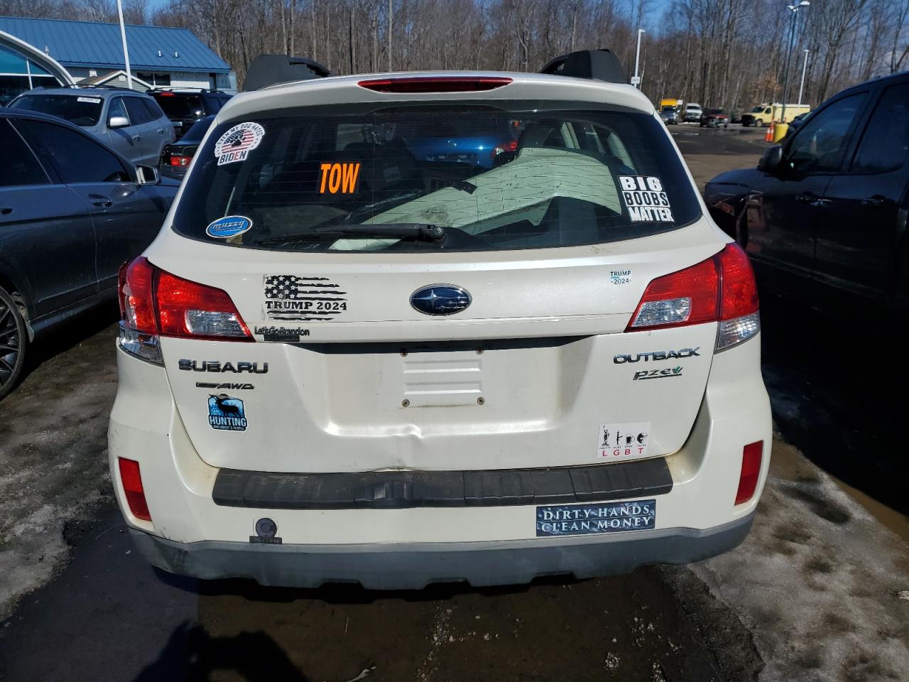 2011 Subaru Outback - Image 6