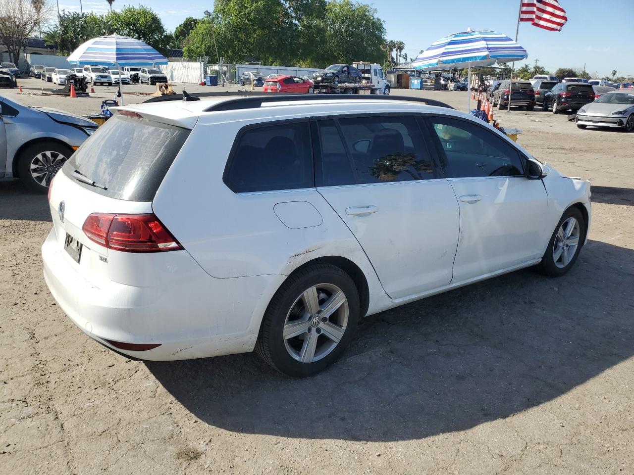 2015 Volkswagen Golf - Image 3