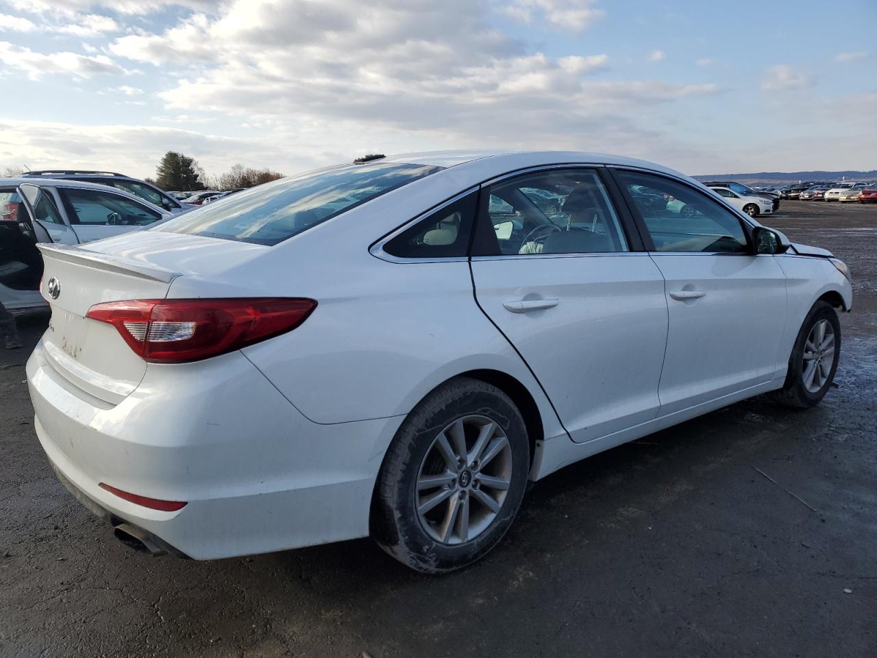 2017 Hyundai Sonata - Image 3