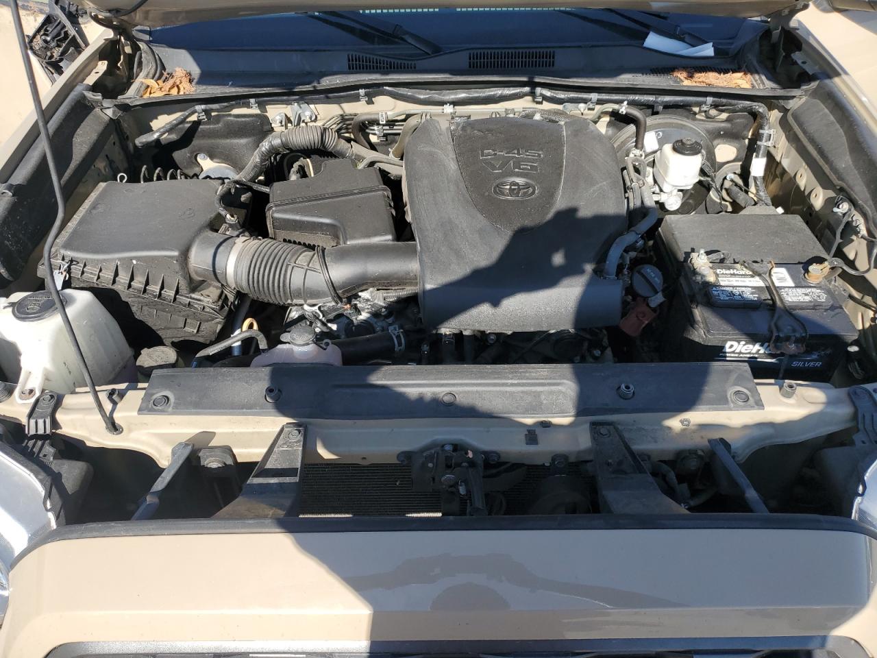 2020 Toyota Tacoma - Image 13