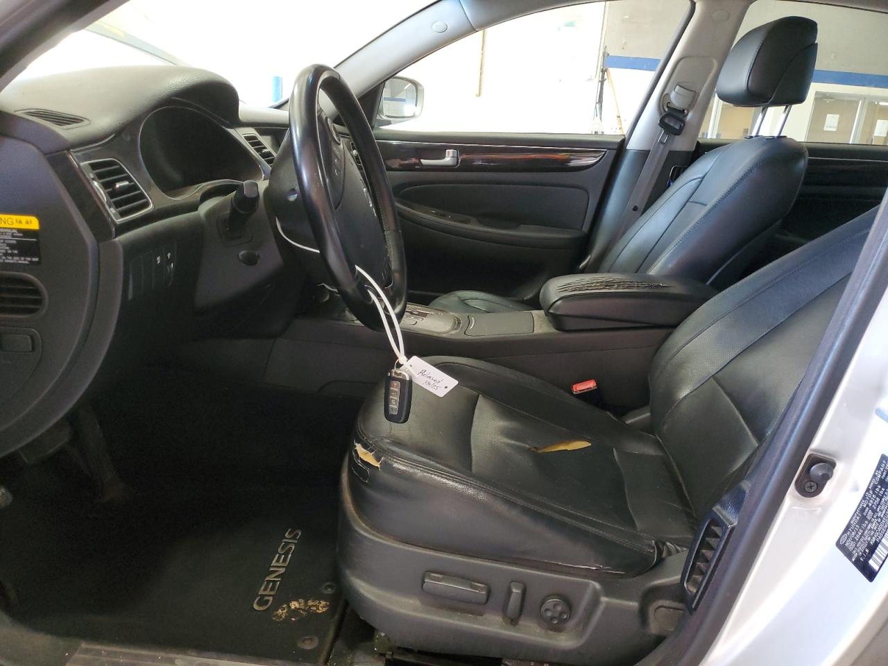 2014 Hyundai Genesis - Image 7