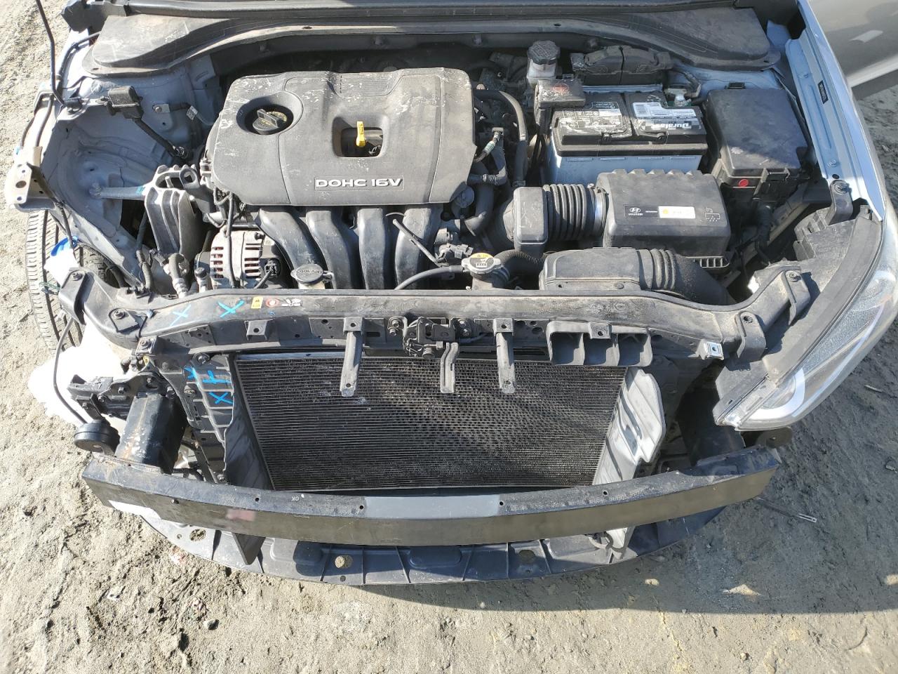 2017 Hyundai Elantra - Image 11