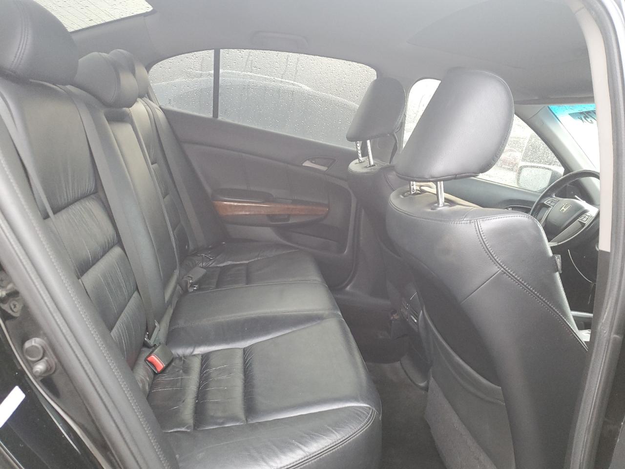 2012 Honda Accord - Image 10