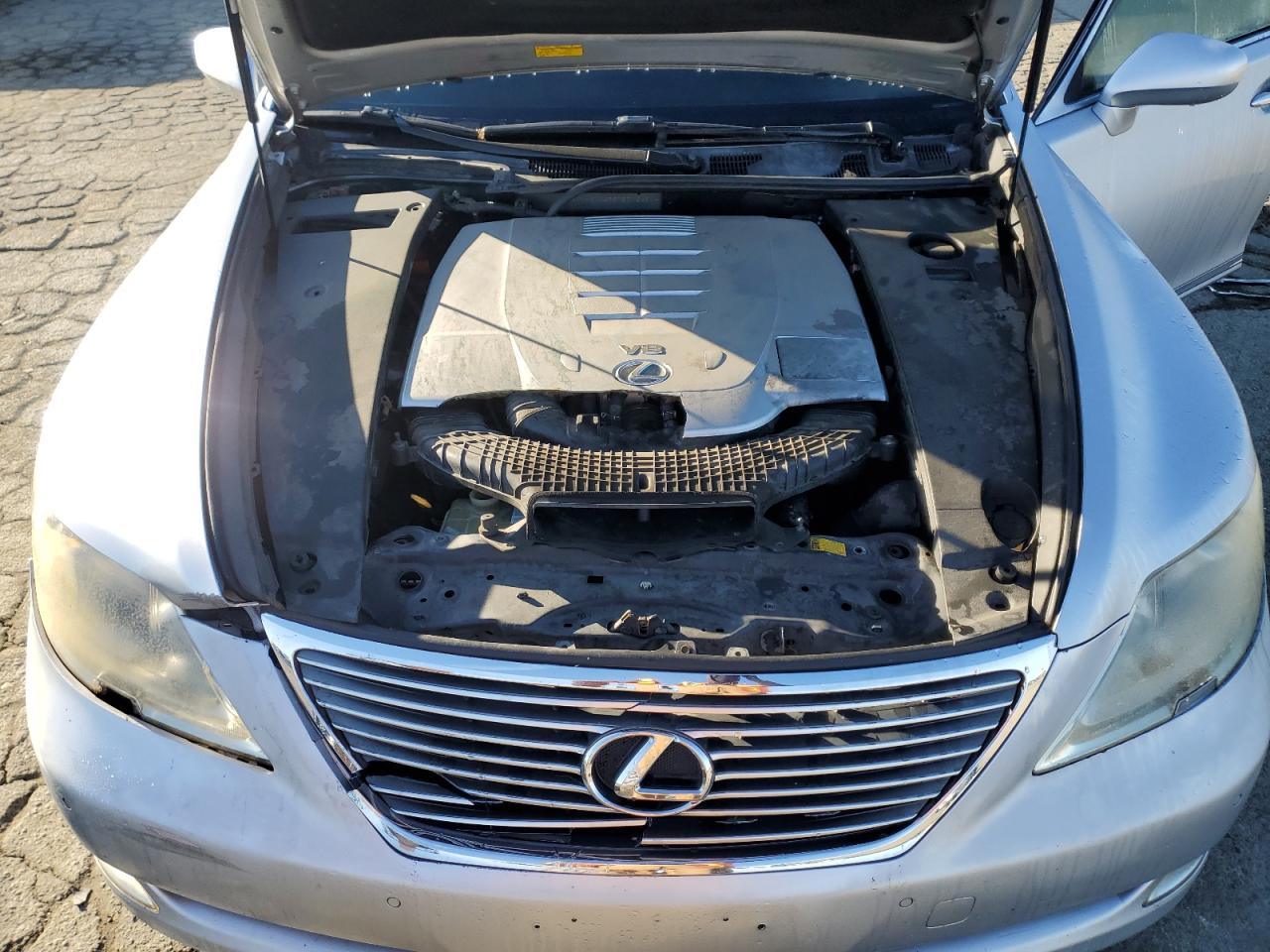 2007 Lexus LS - Image 12