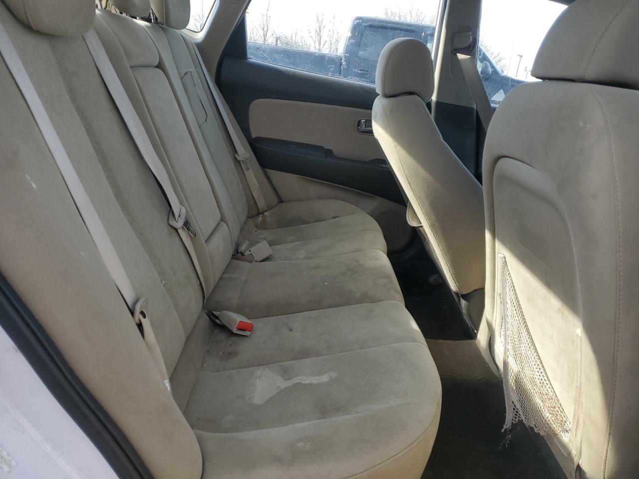 2010 Hyundai Elantra - Image 10