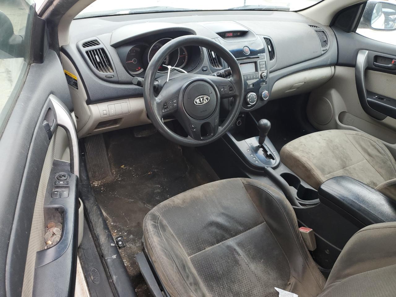 2010 Kia Forte - Image 8