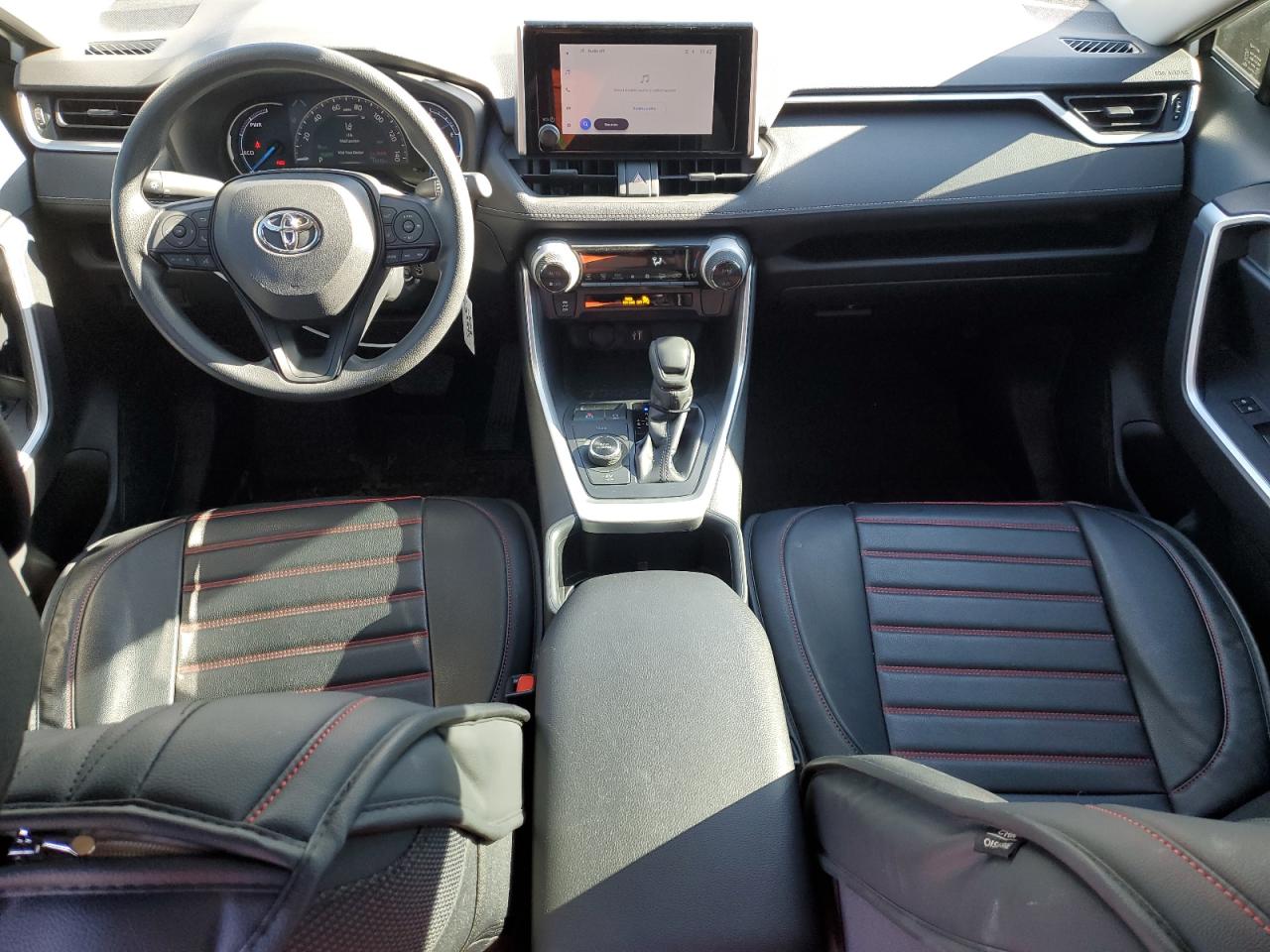 2024 Toyota RAV 4 - Image 8