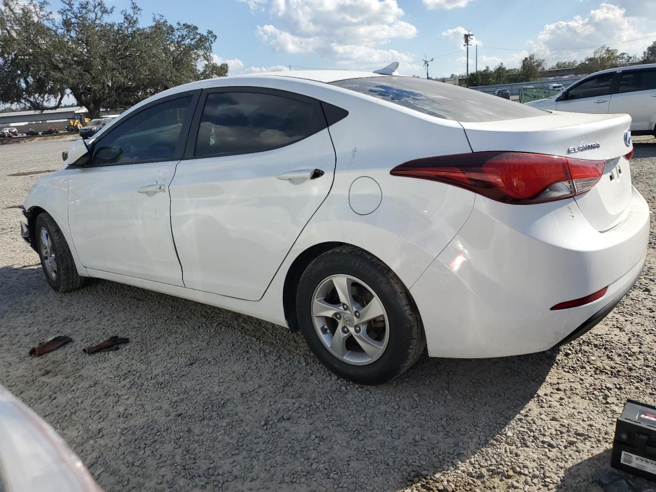 2014 Hyundai Elantra - Image 2
