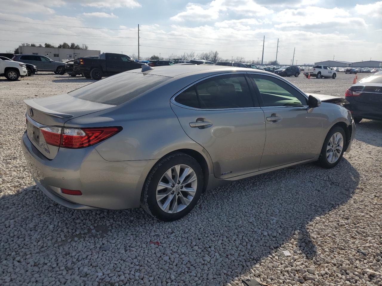 2015 Lexus ES - Image 3