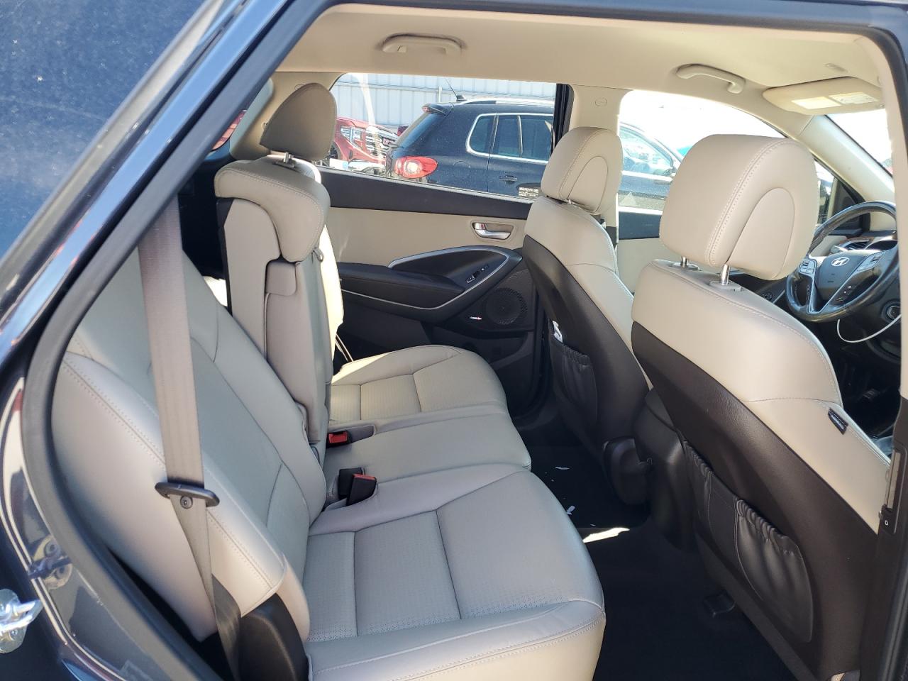 2013 Hyundai Santa Fe - Image 11