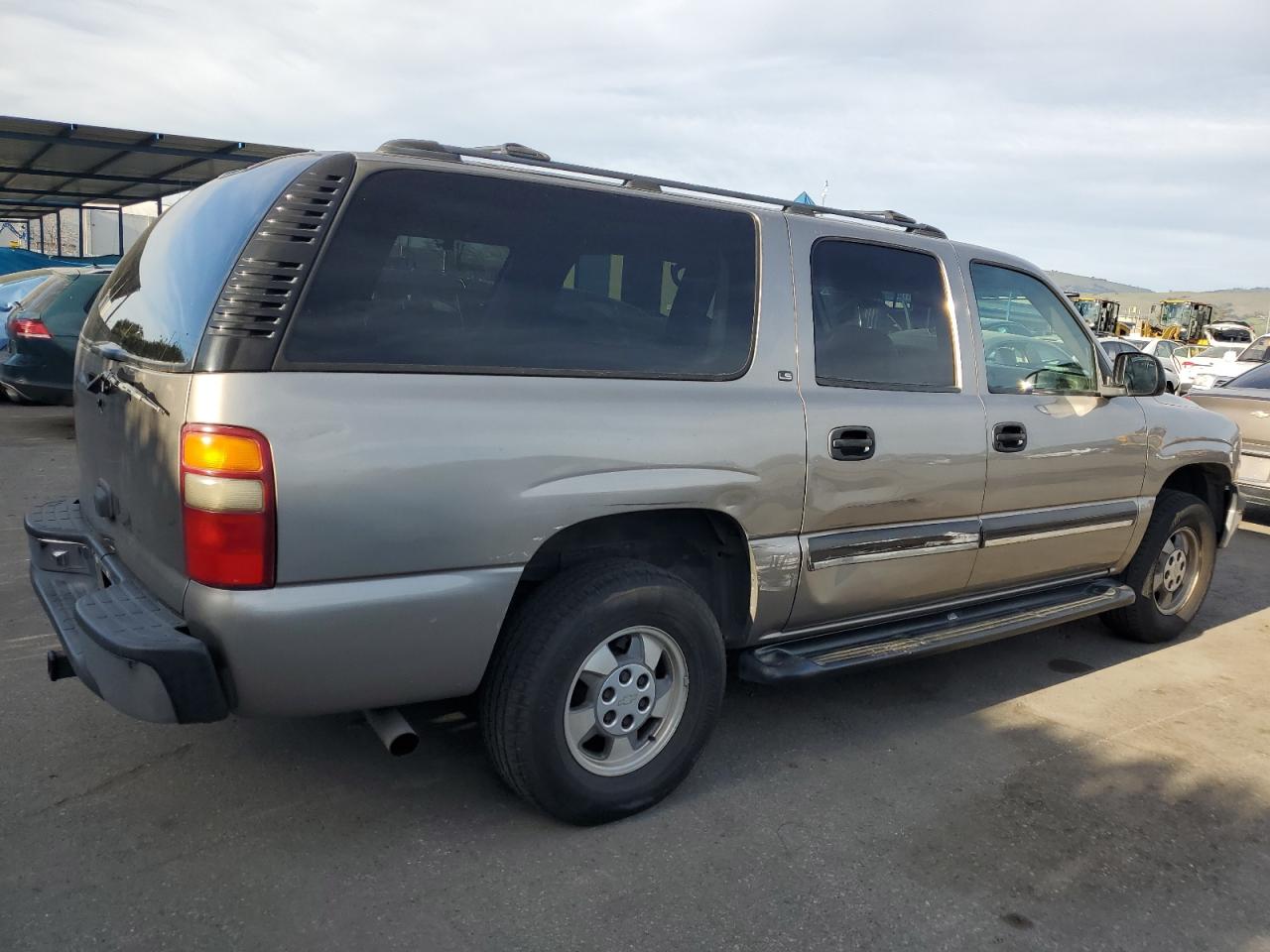 2001 Chevrolet Suburban - Image 3