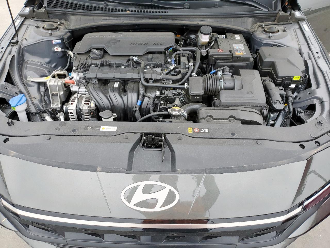 2024 Hyundai Elantra - Image 11
