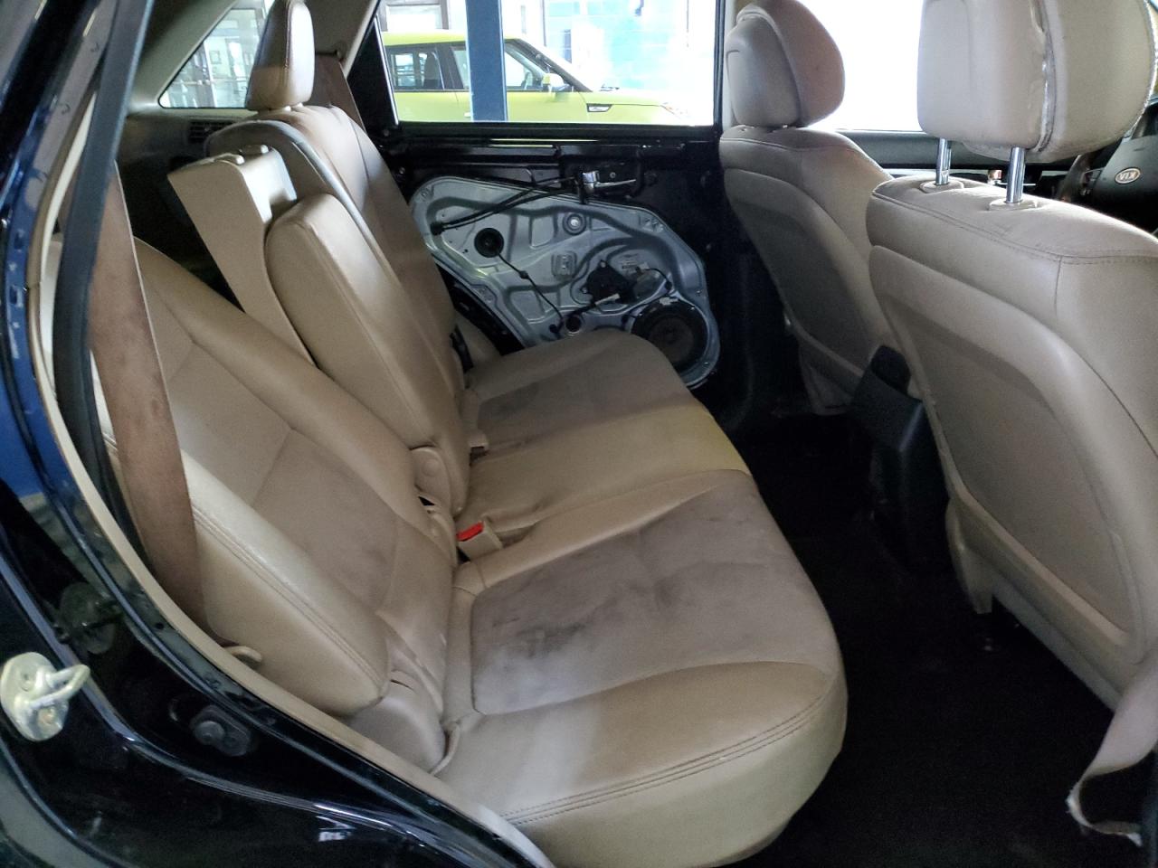 2011 Kia Sorento - Image 11